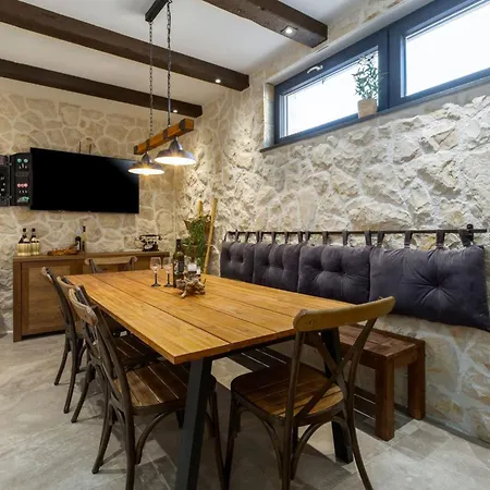 Vie By Interhome